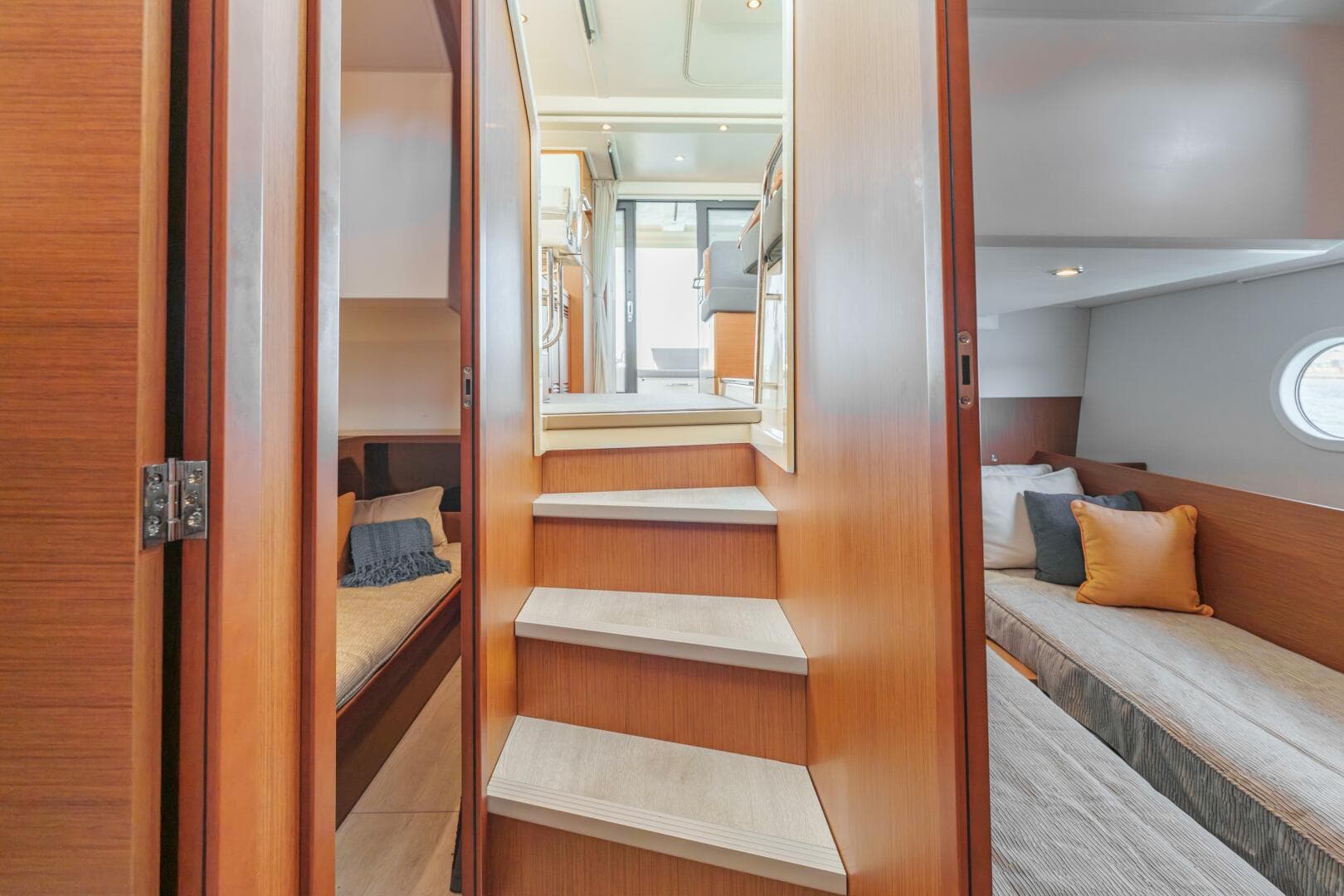 2025 Beneteau — photo 25