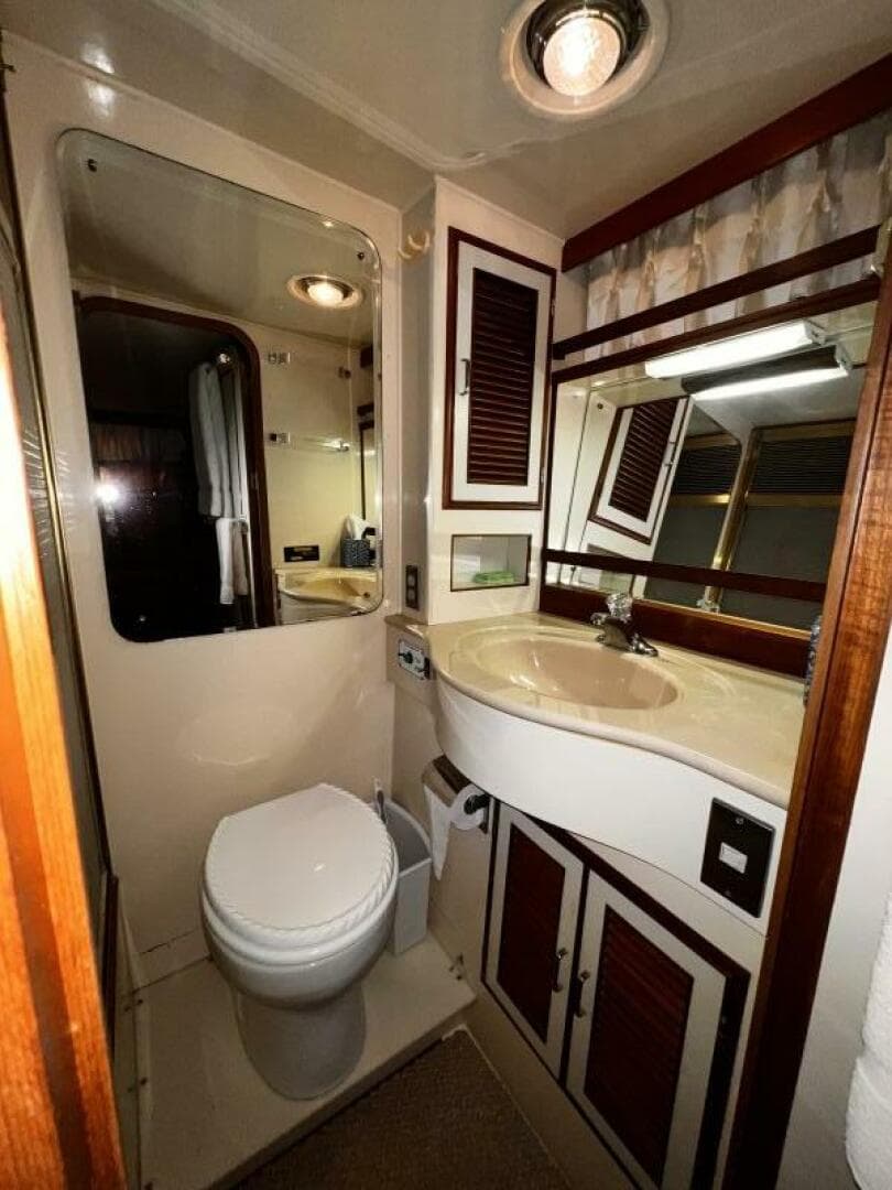 1989 Hi-Star 48 Sundeck — photo 56