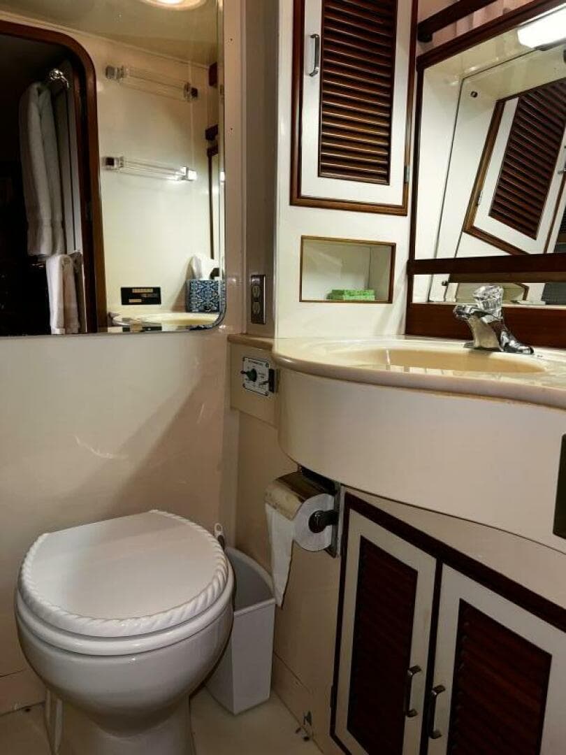 1989 Hi-Star 48 Sundeck — photo 58