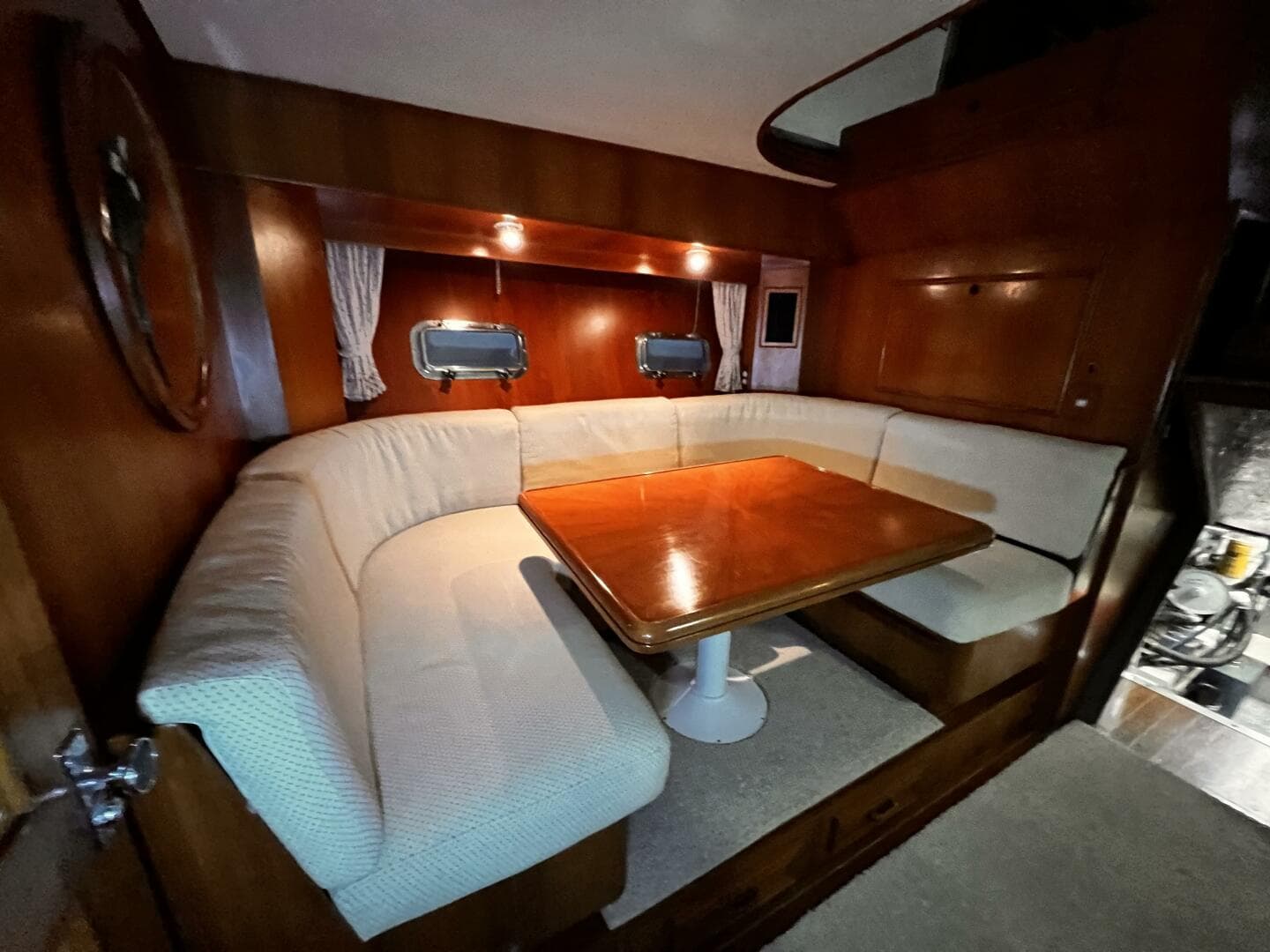 1989 Hi-Star 48 Sundeck — photo 27