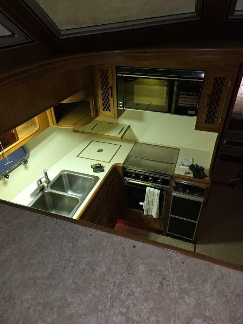 1989 Hi-Star 48 Sundeck — photo 30