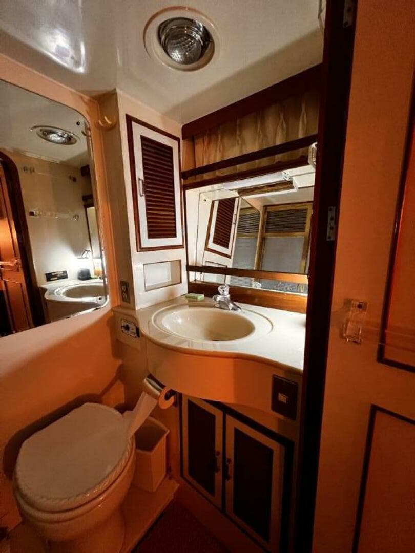 1989 Hi-Star 48 Sundeck — photo 45