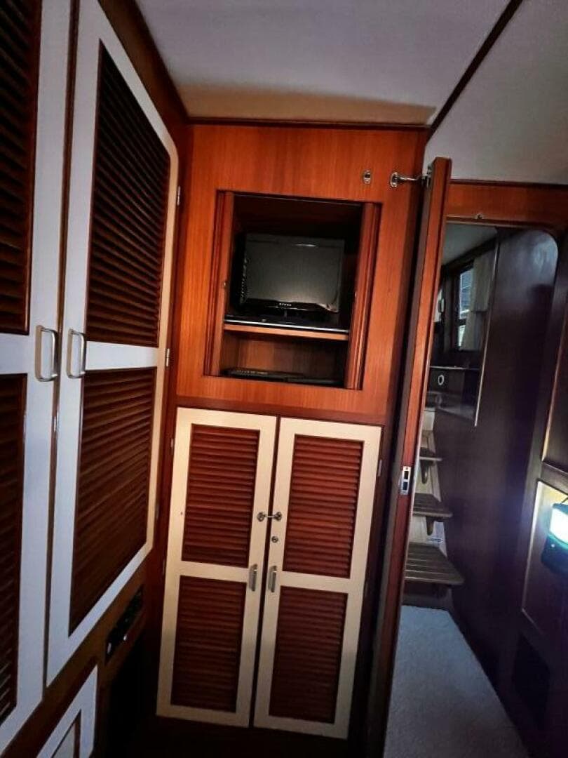 1989 Hi-Star 48 Sundeck — photo 26