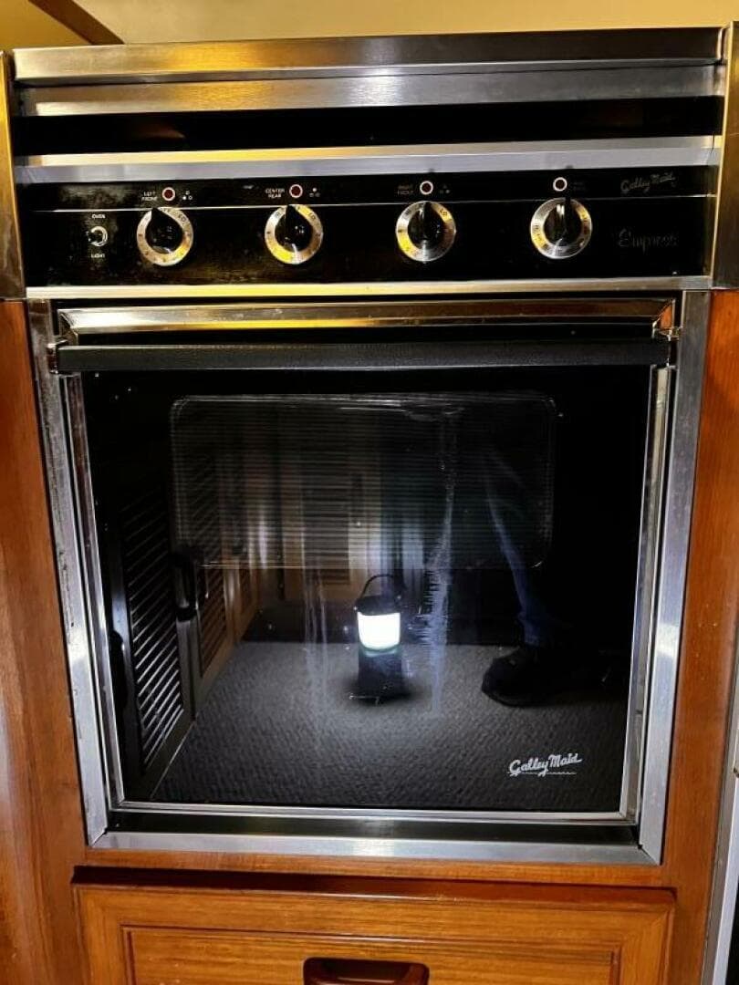 1989 Hi-Star 48 Sundeck — photo 33