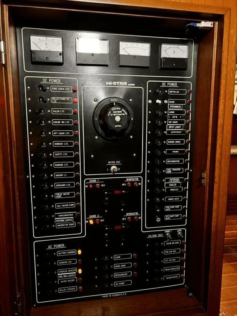 1989 Hi-Star 48 Sundeck — photo 25