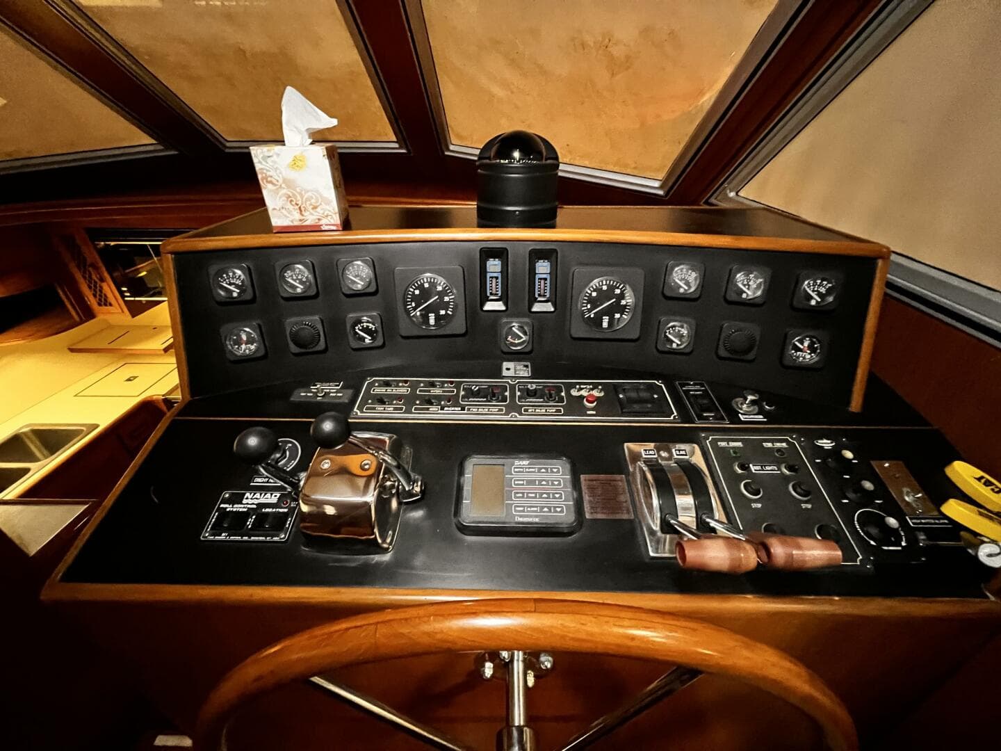 1989 Hi-Star 48 Sundeck — photo 19