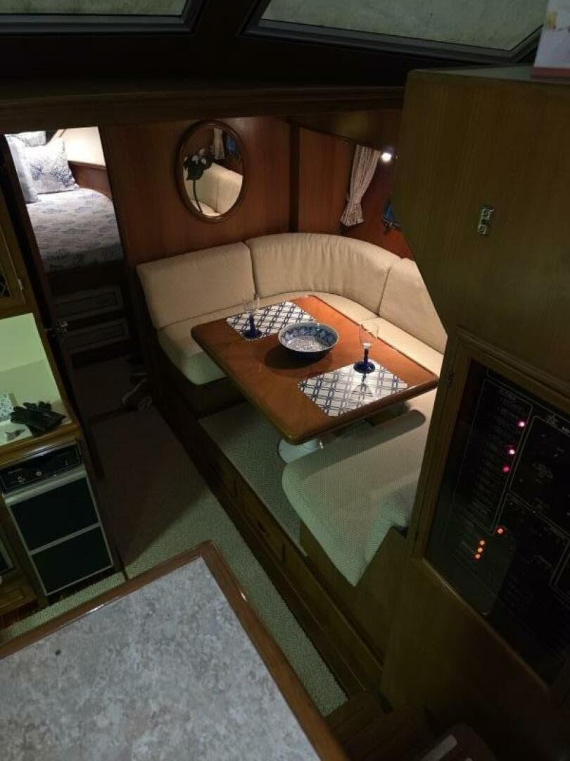 1989 Hi-Star 48 Sundeck — photo 29