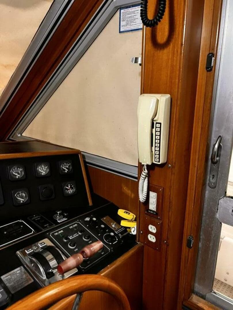 1989 Hi-Star 48 Sundeck — photo 20