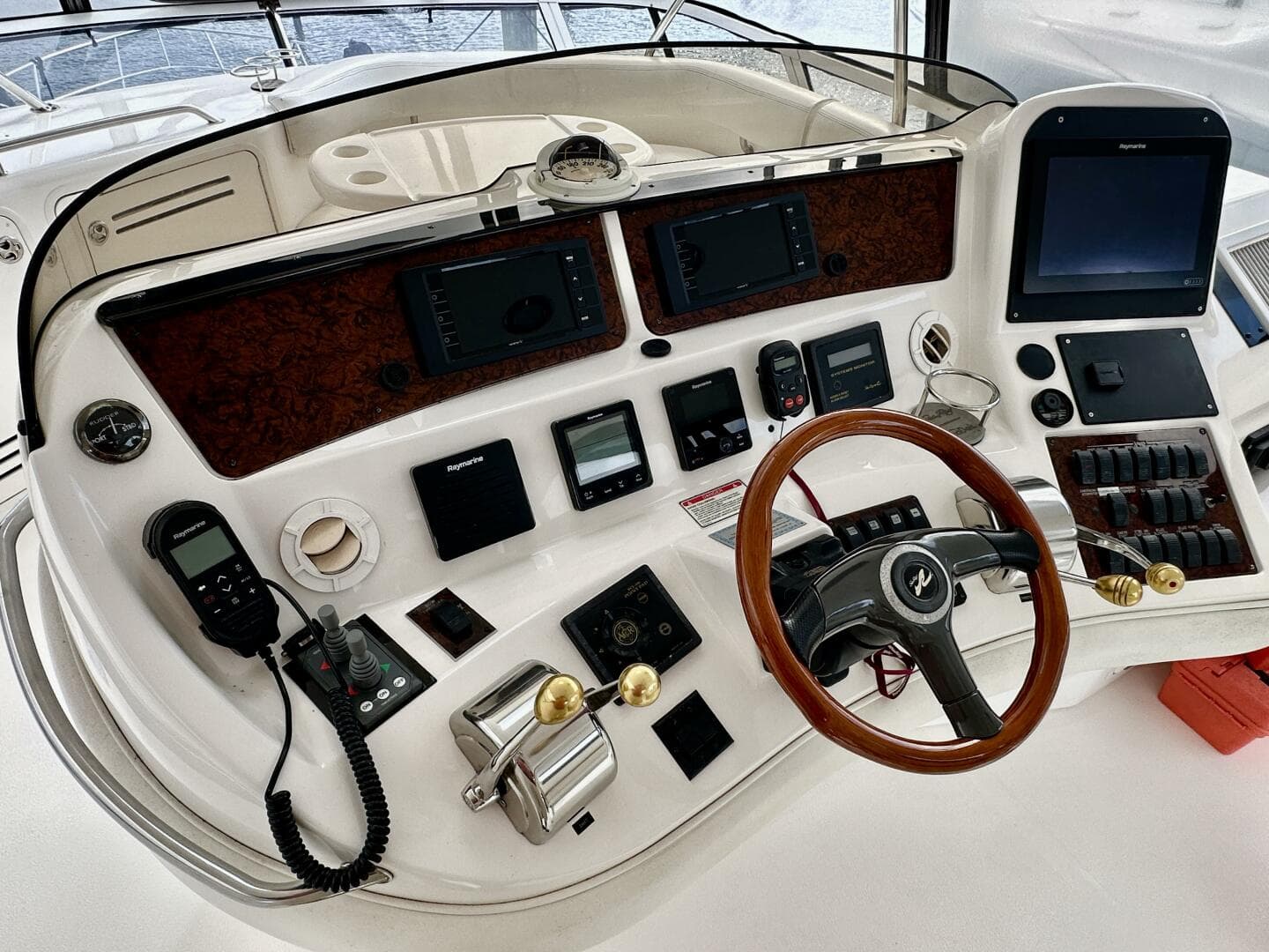 2002 Sea Ray 480 Sedan Bridge — photo 17