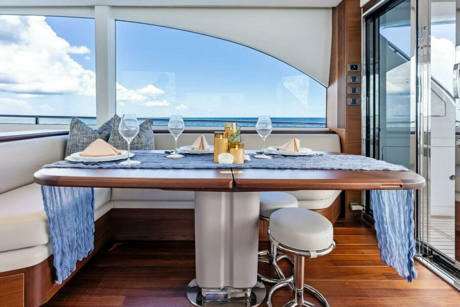 2024 Princess Y72 — photo 61