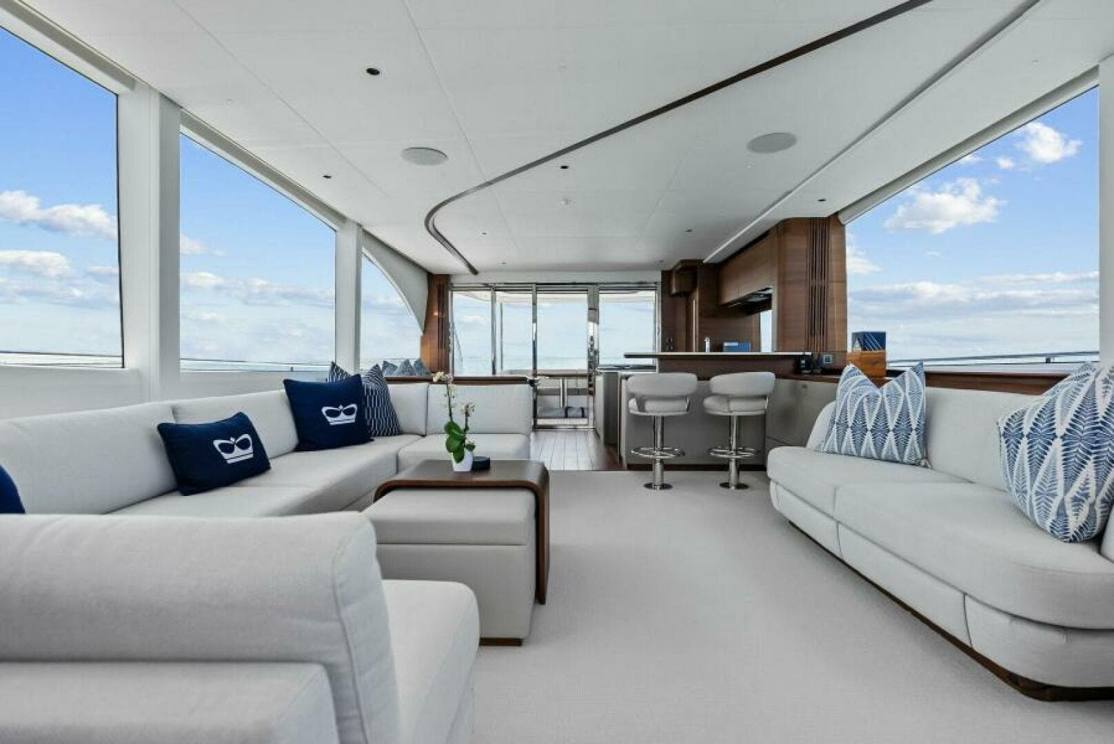 2024 Princess Y72 — photo 3