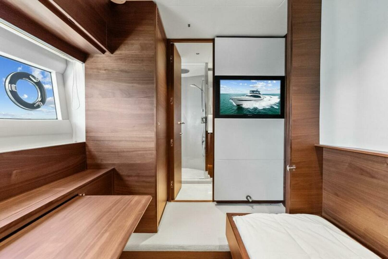 2024 Princess Y72 — photo 24