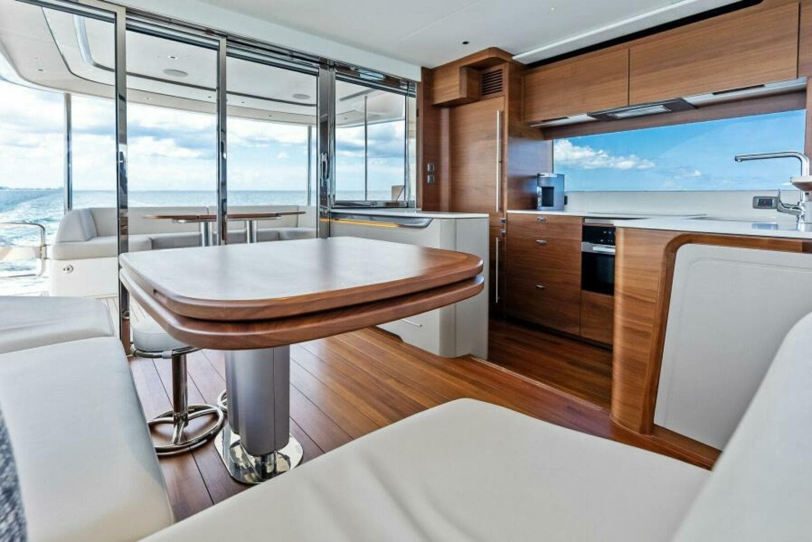 2024 Princess Y72 — photo 59