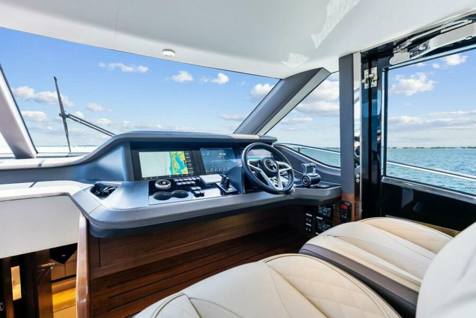 2024 Princess Y72 — photo 18