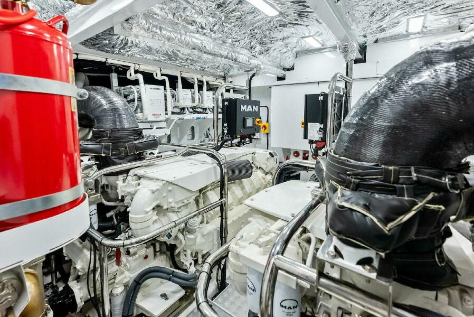 2024 Princess Y72 — photo 100