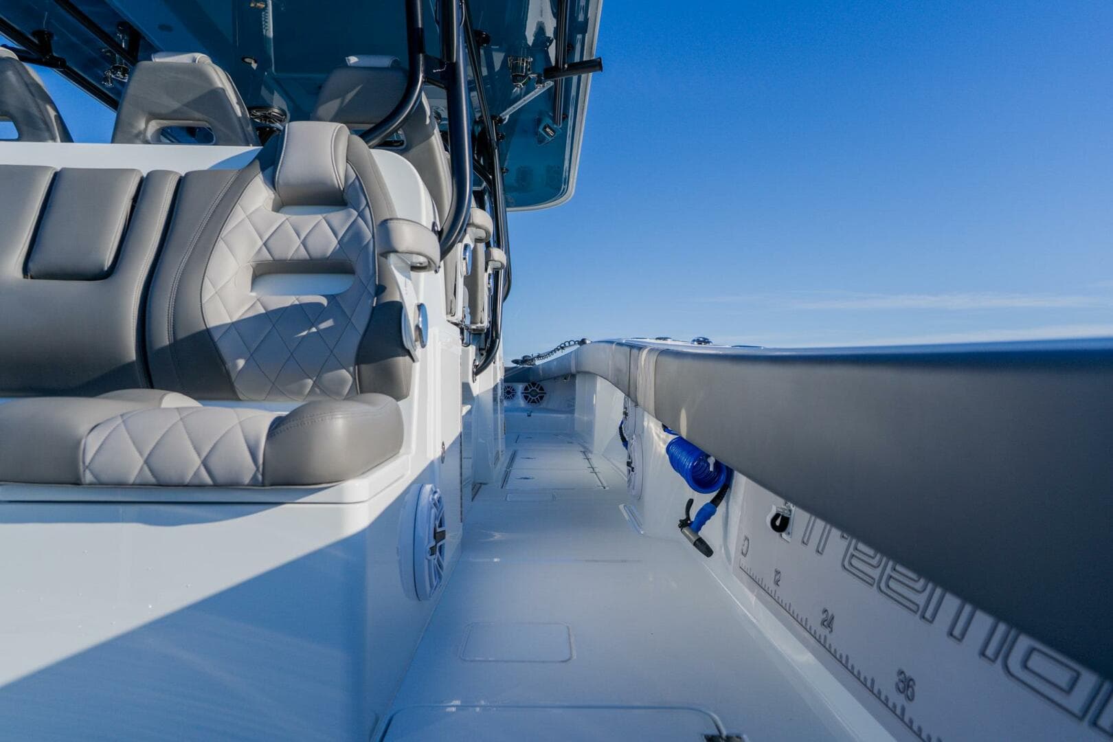 2025 Freeman 42 Lr — photo 29