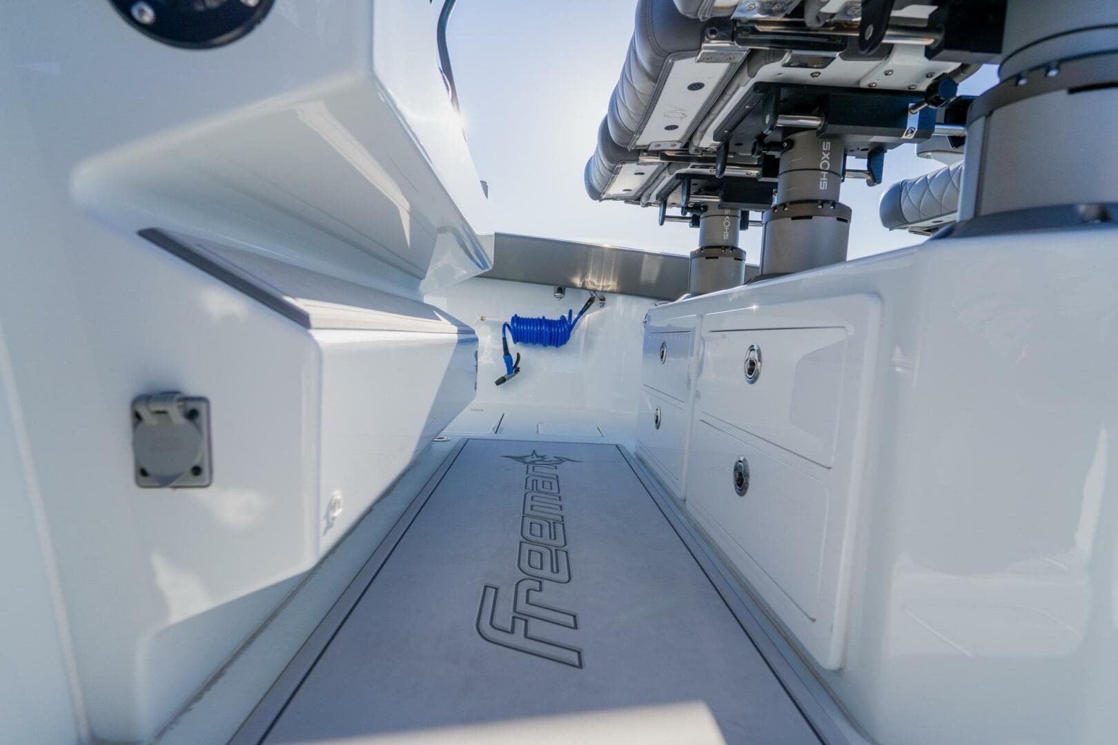 2025 Freeman 42 Lr — photo 37