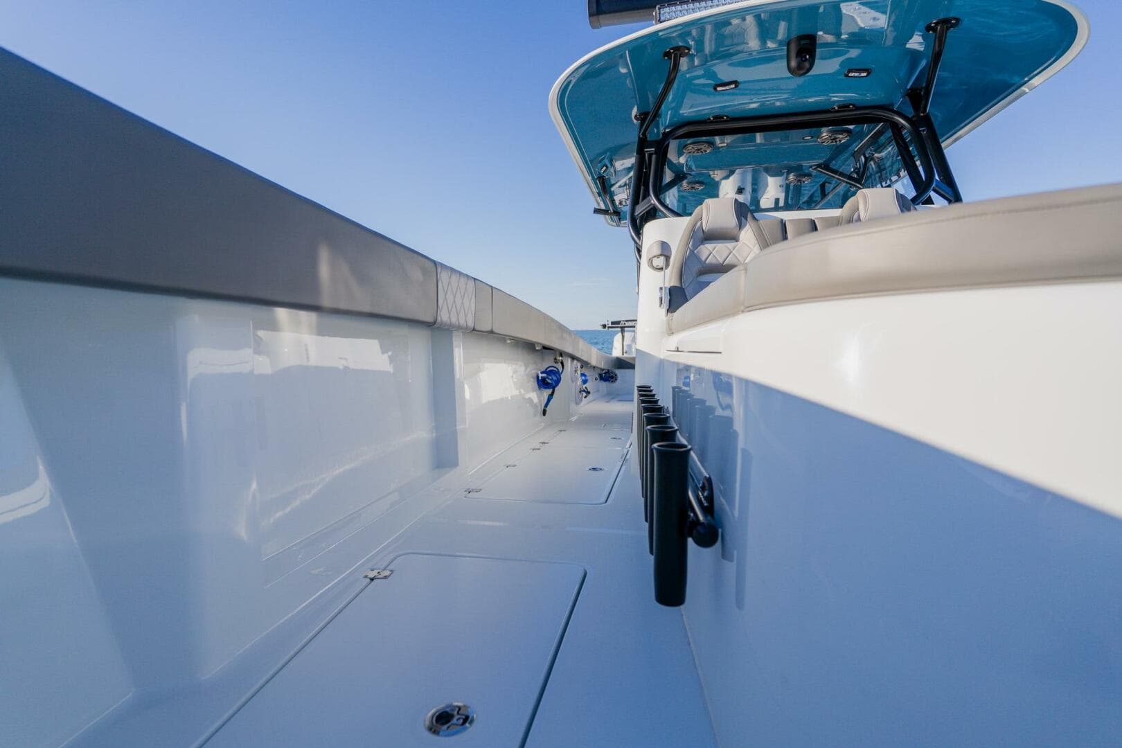 2025 Freeman 42 Lr — photo 18