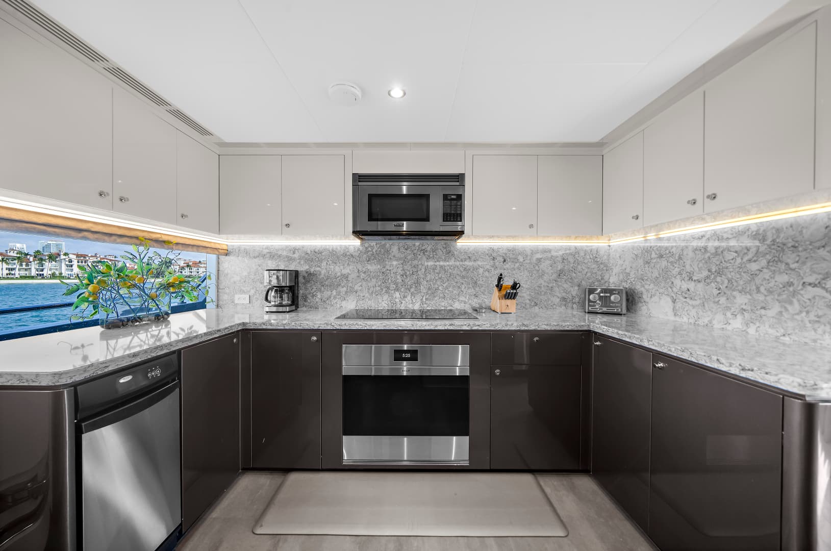 2024 Ocean Alexander 32 L — photo 43