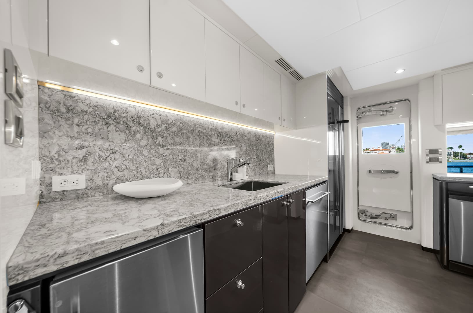 2024 Ocean Alexander 32 L — photo 42