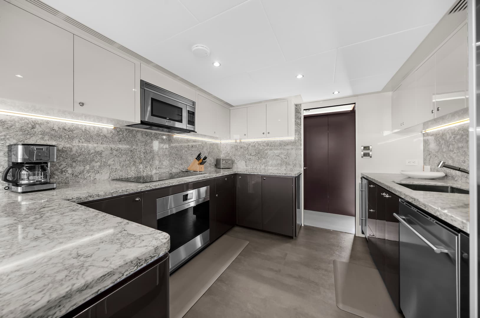 2024 Ocean Alexander 32 L — photo 45