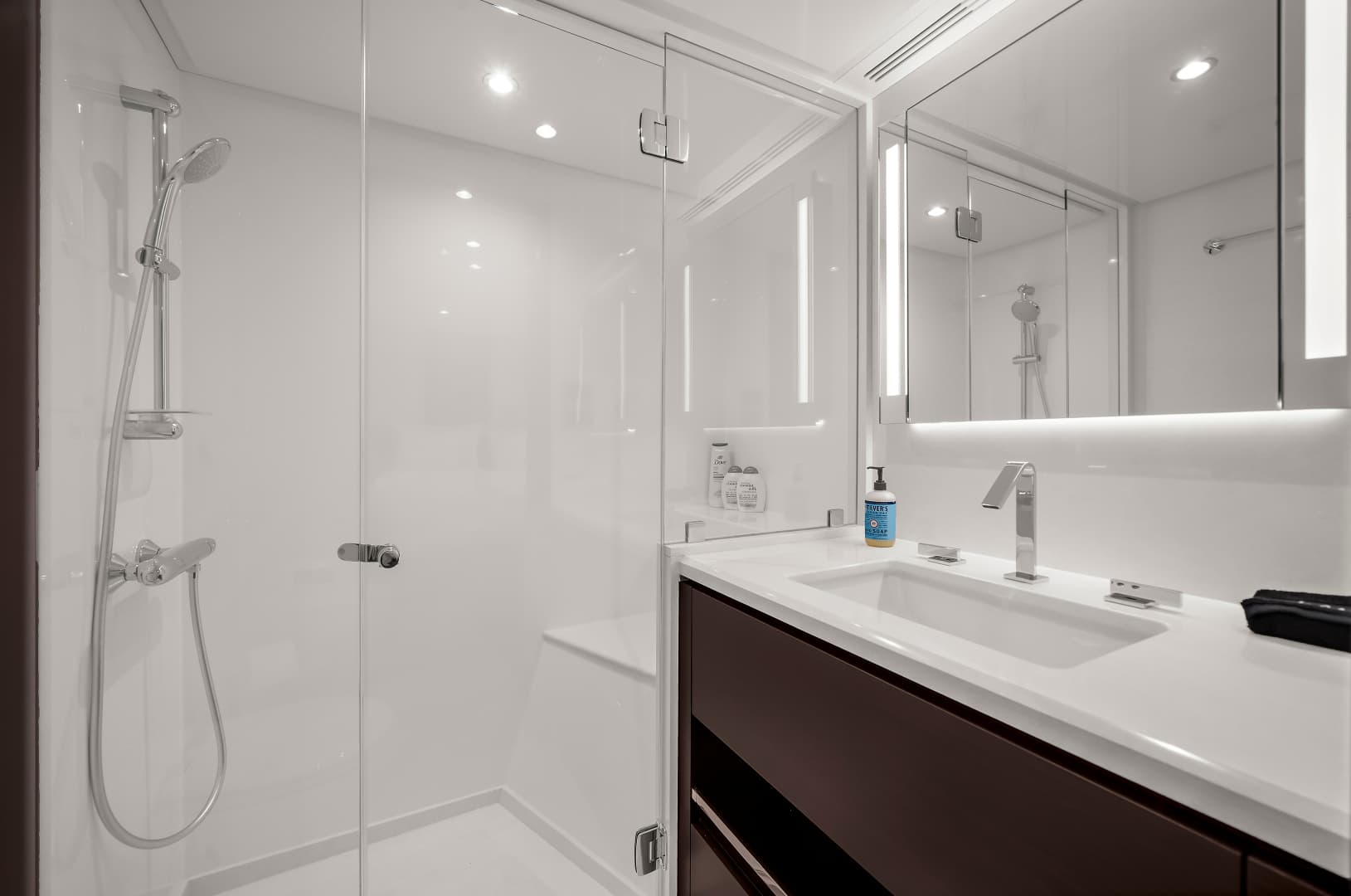 2024 Ocean Alexander 32 L — photo 76