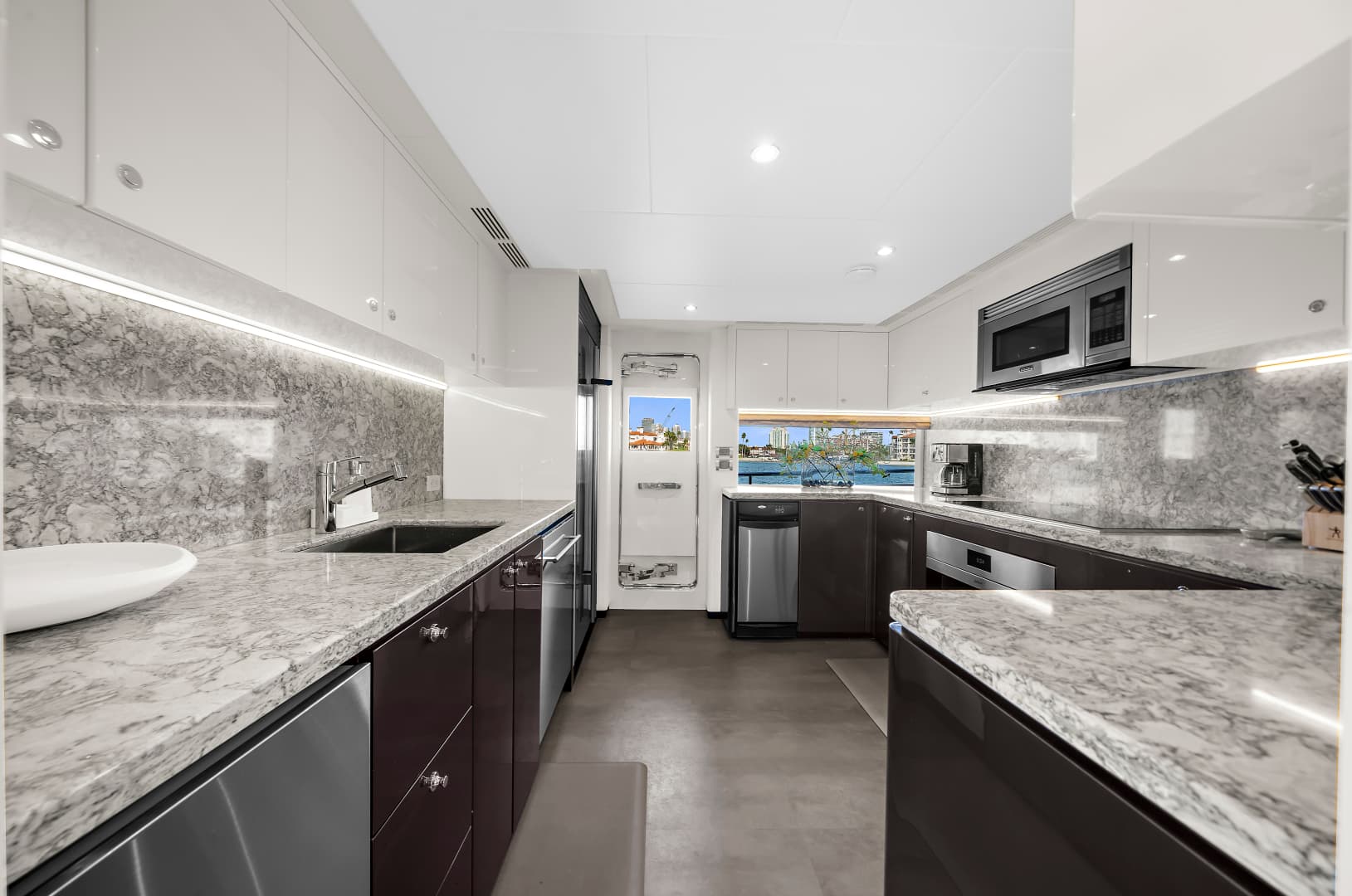 2024 Ocean Alexander 32 L — photo 41