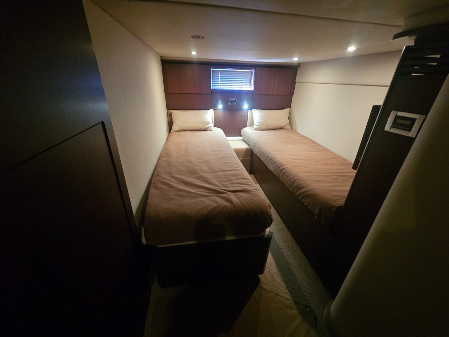 2012 Sea Ray 500 Sundancer — photo 50