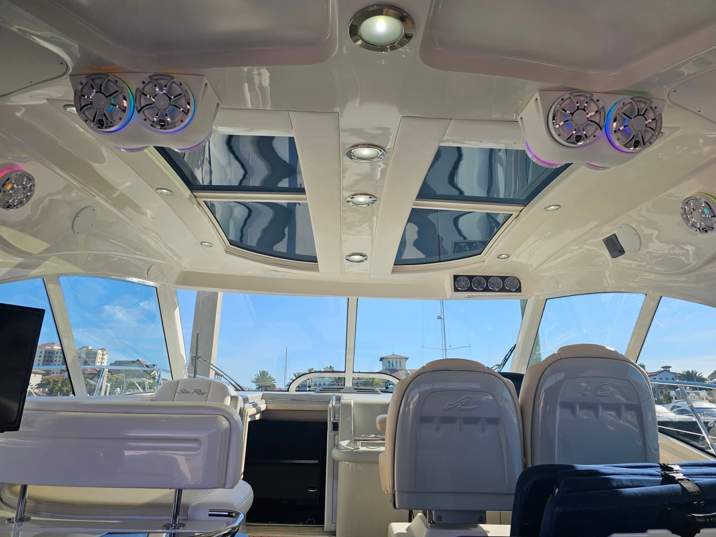 2012 Sea Ray 500 Sundancer — photo 28