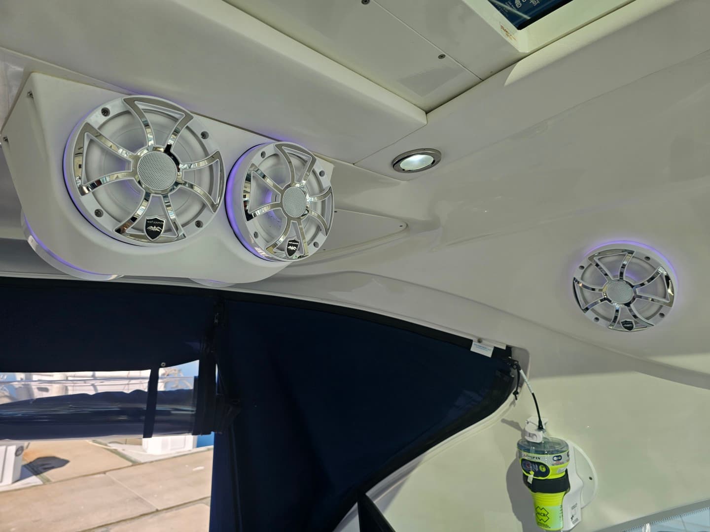 2012 Sea Ray 500 Sundancer — photo 26