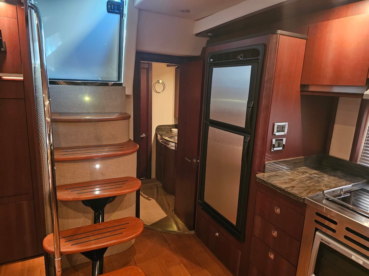 2012 Sea Ray 500 Sundancer — photo 41
