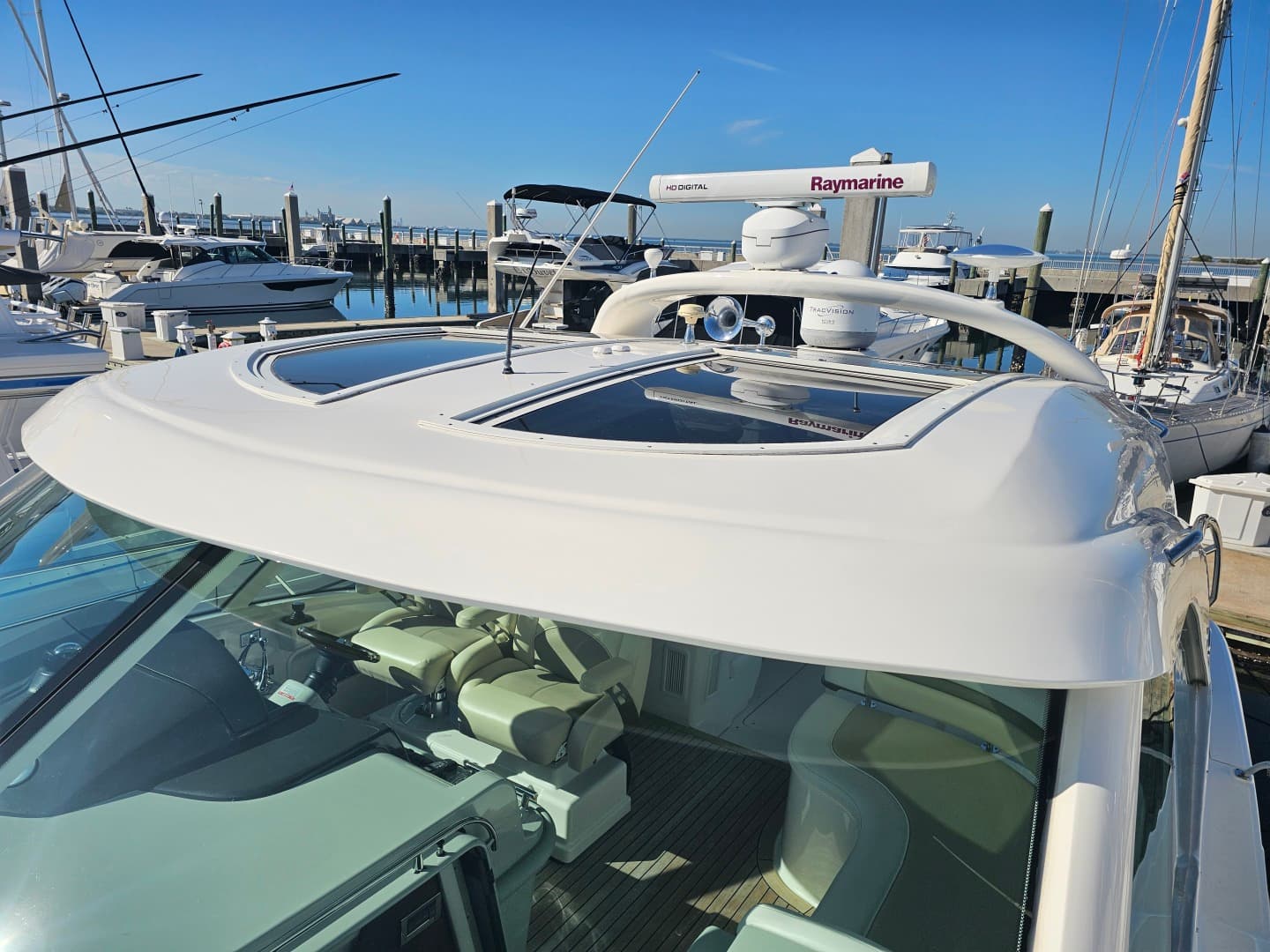 2012 Sea Ray 500 Sundancer — photo 10