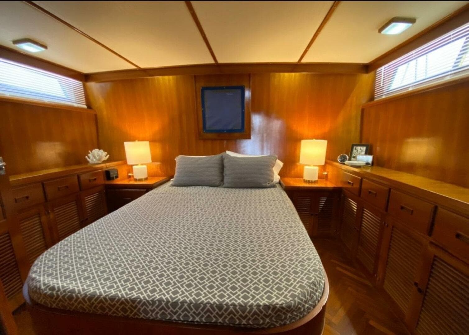 1986 Heritage East Sundeck 36 — photo 30