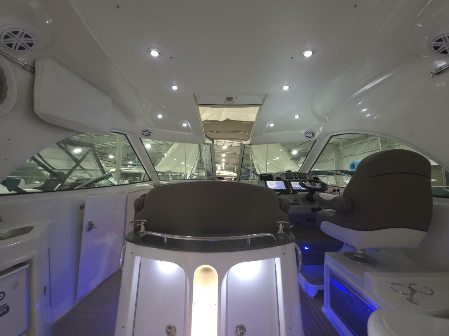 2008 Cruisers Yachts — photo 37