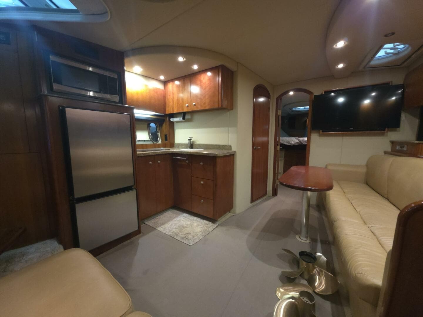 2008 Cruisers Yachts — photo 8