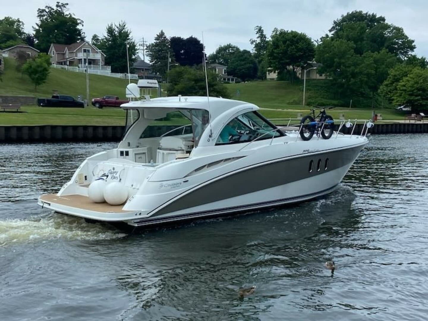 2008 Cruisers Yachts