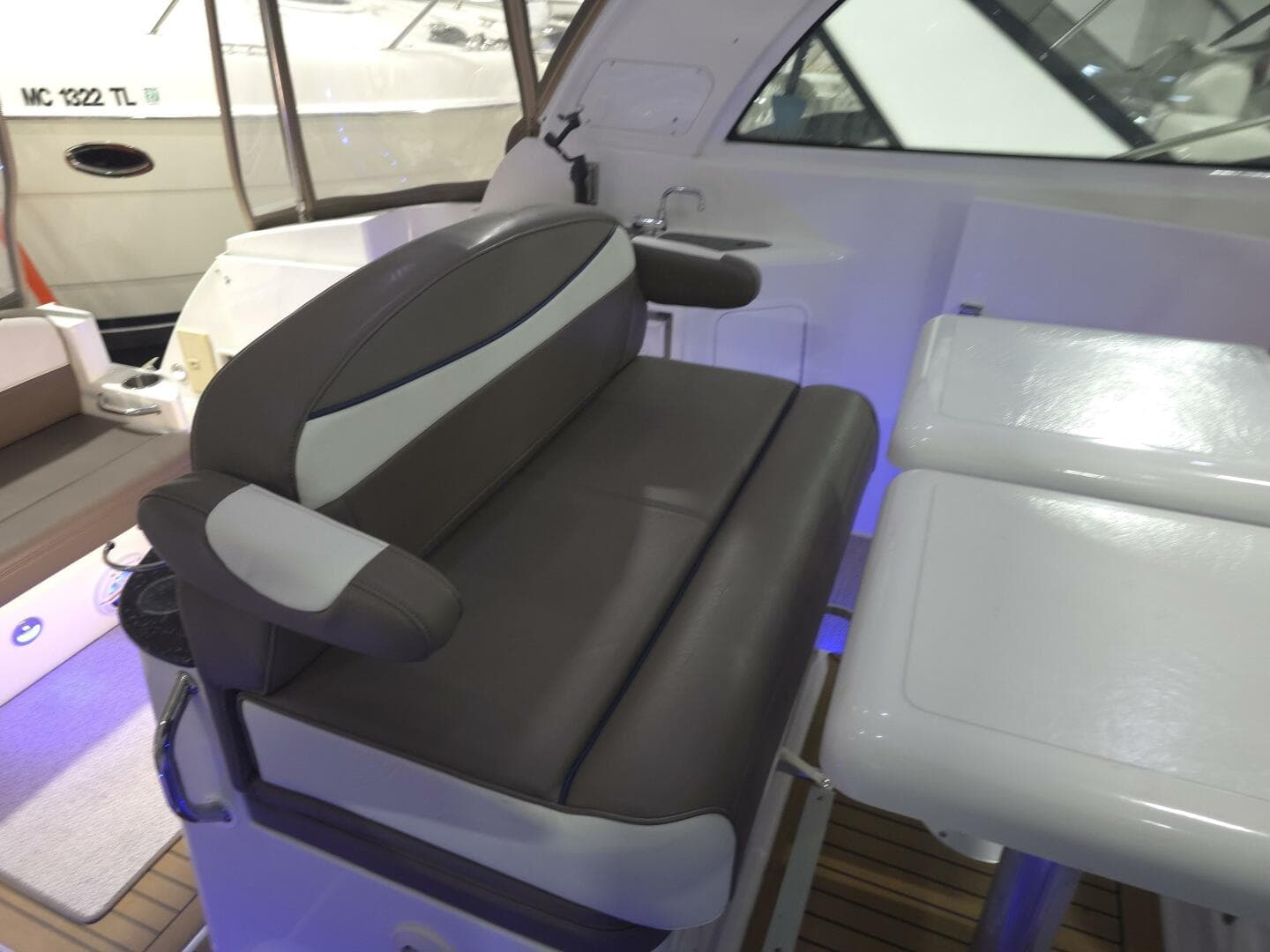 2008 Cruisers Yachts — photo 42