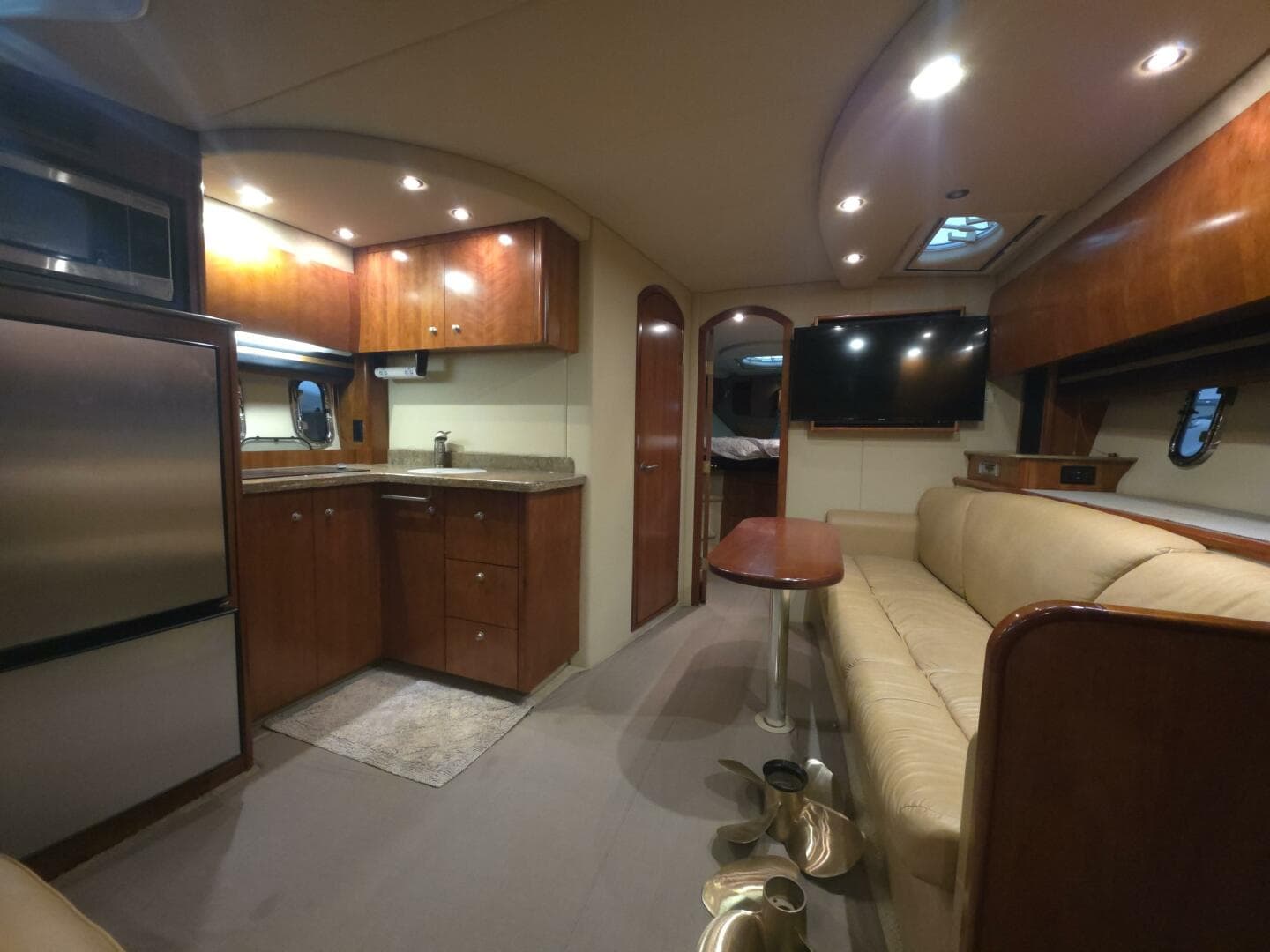 2008 Cruisers Yachts — photo 7