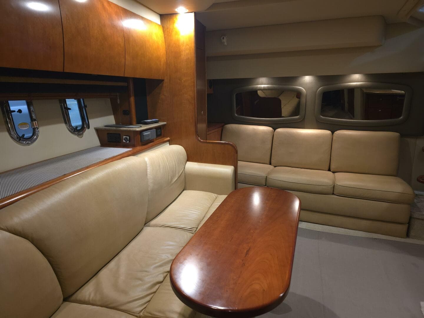 2008 Cruisers Yachts — photo 23