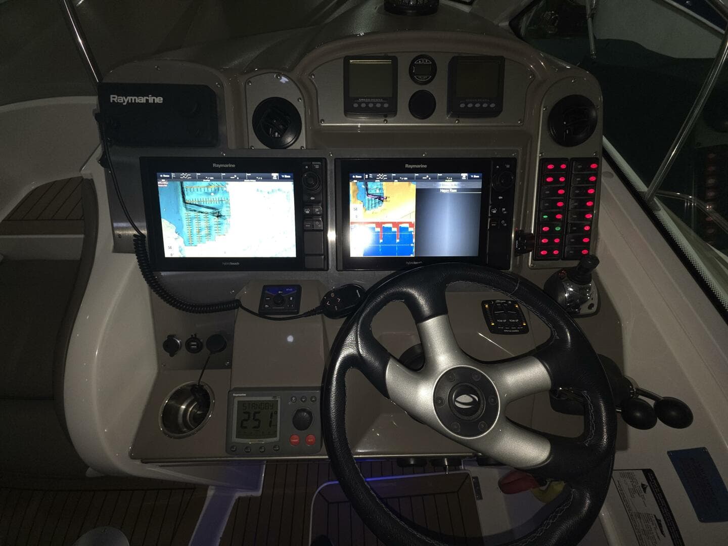 2008 Cruisers Yachts — photo 45