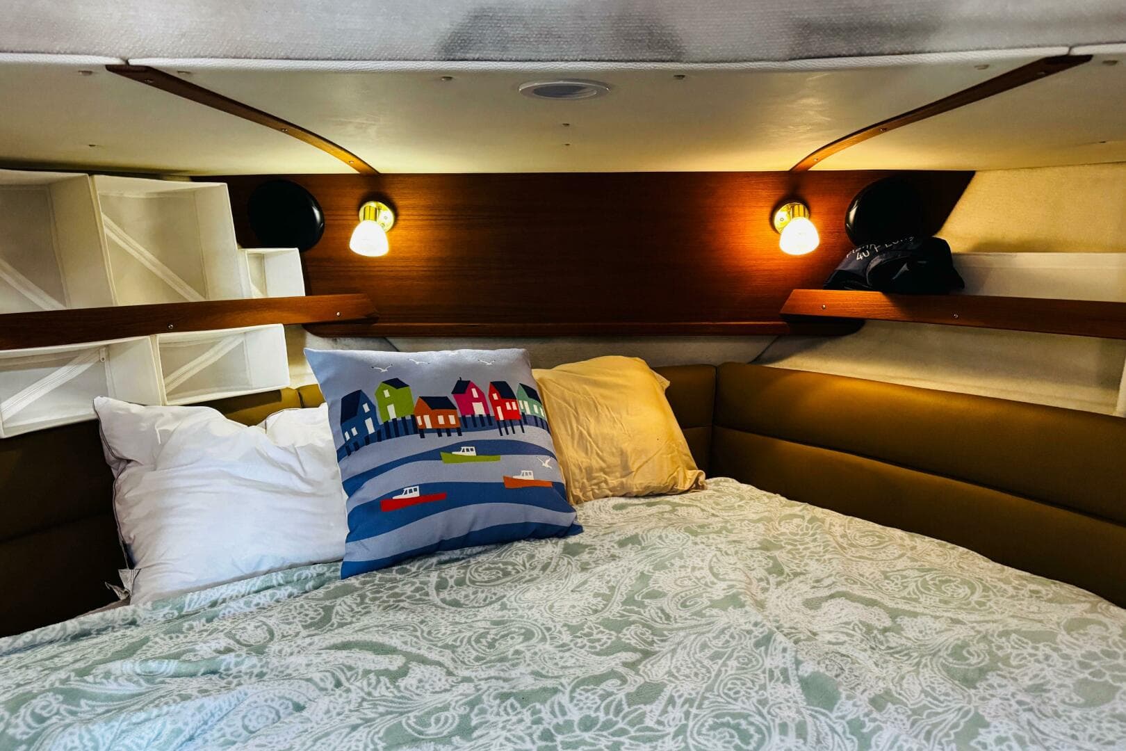 2013 Ranger Tugs R-31 — photo 2