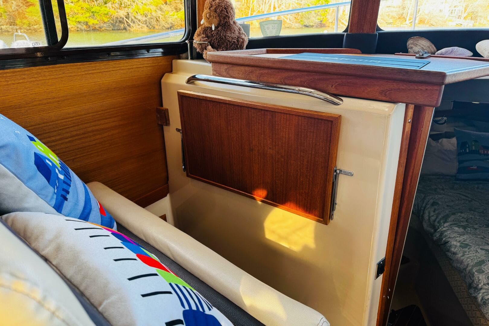 2013 Ranger Tugs R-31 — photo 17