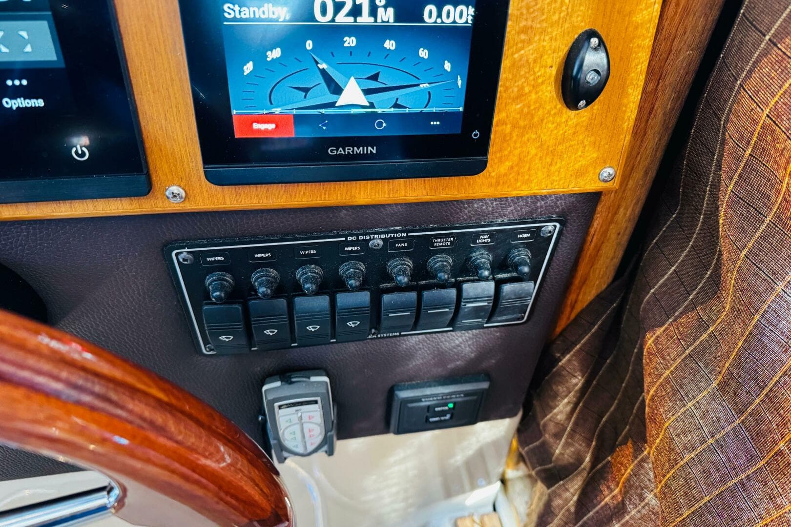 2013 Ranger Tugs R-31 — photo 10