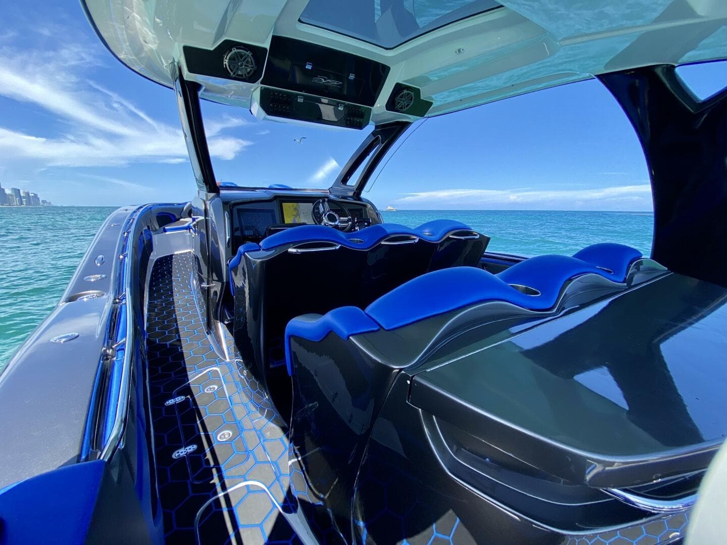 2016 Mti V42 — photo 10