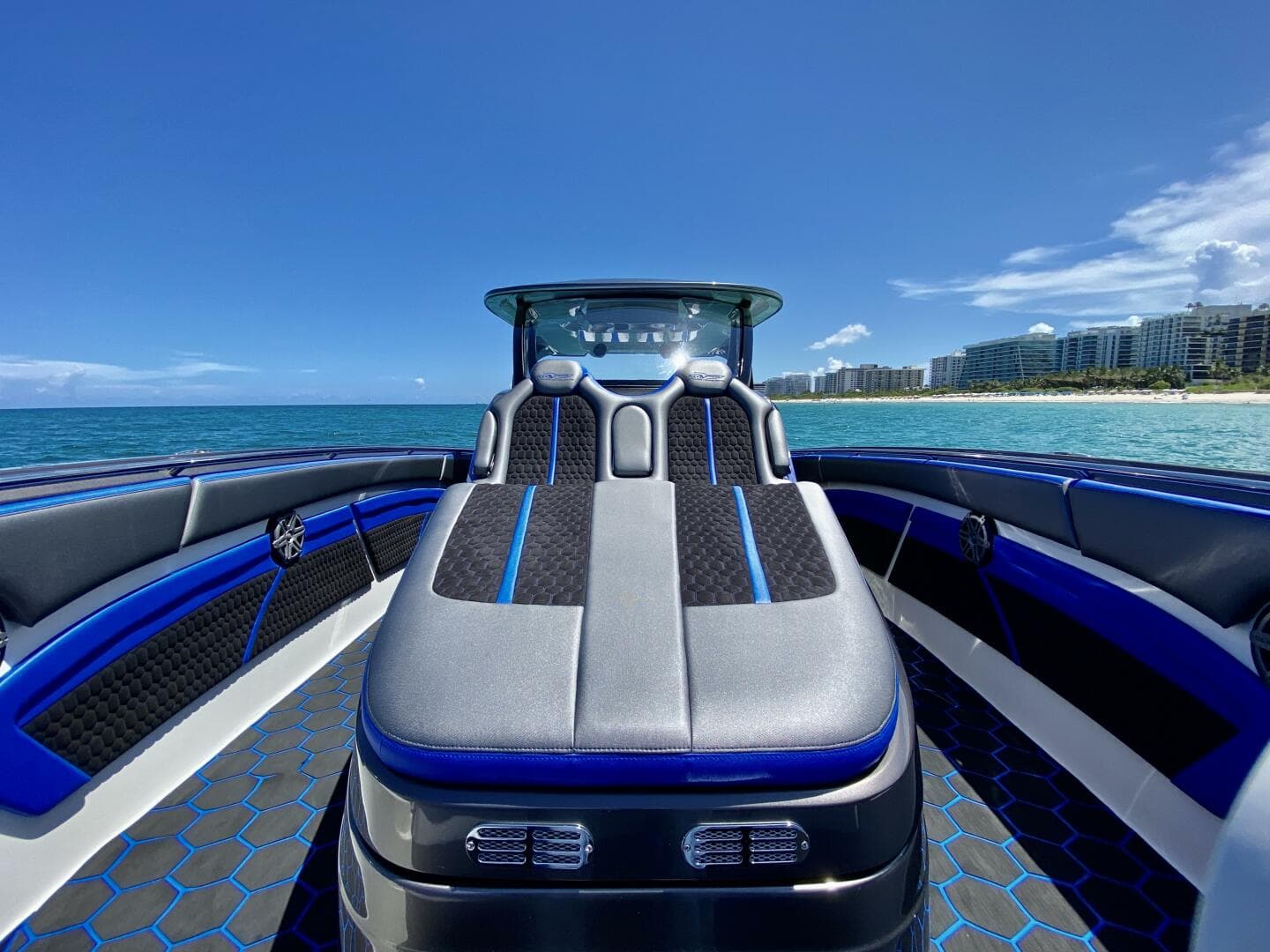 2016 Mti V42 — photo 15