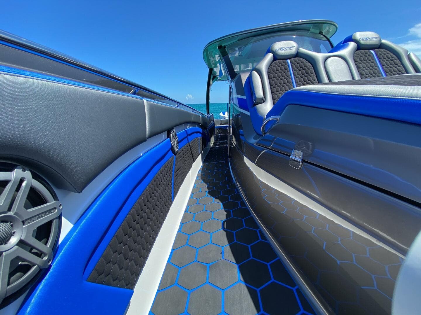 2016 Mti V42 — photo 16