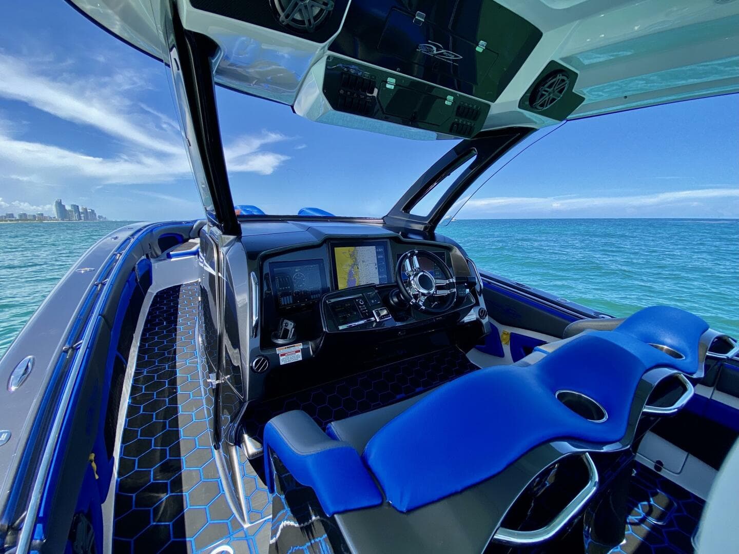 2016 Mti V42 — photo 9