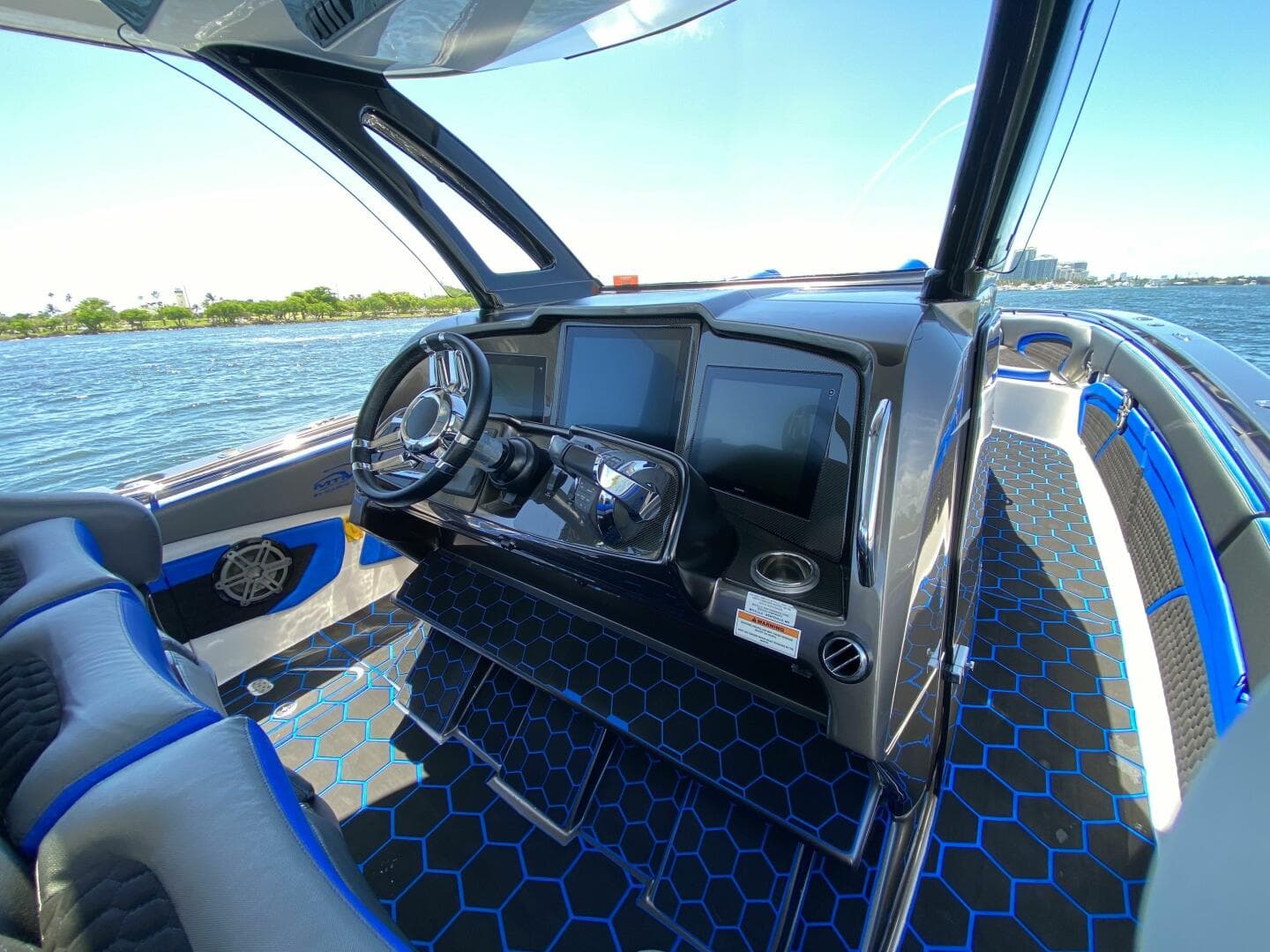 2016 Mti V42 — photo 5