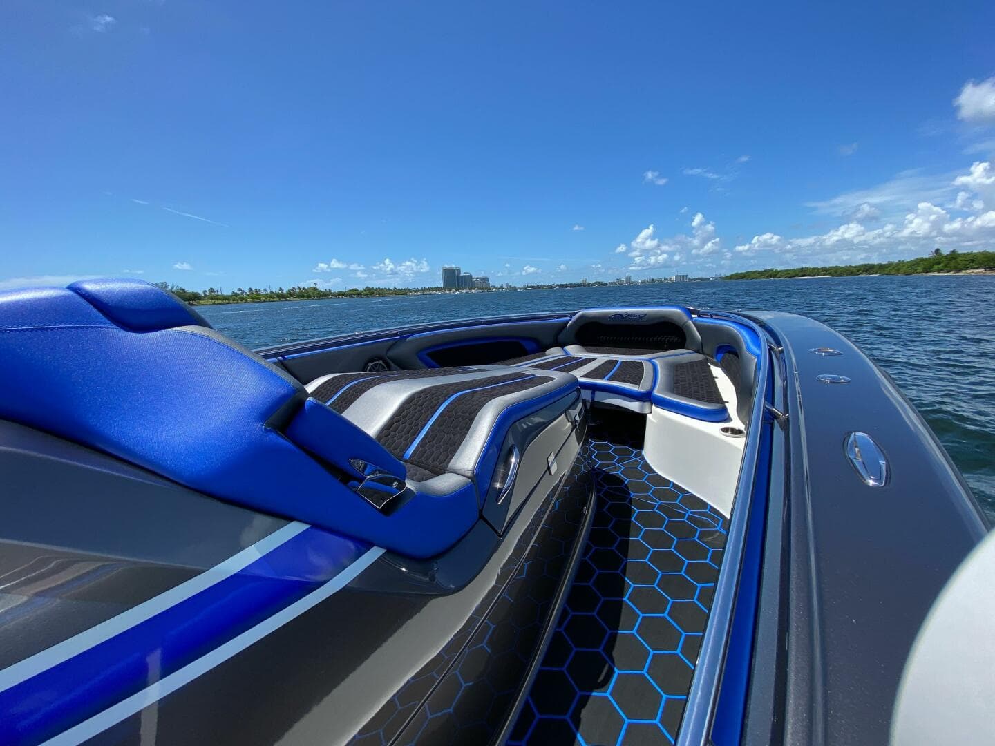 2016 Mti V42 — photo 13