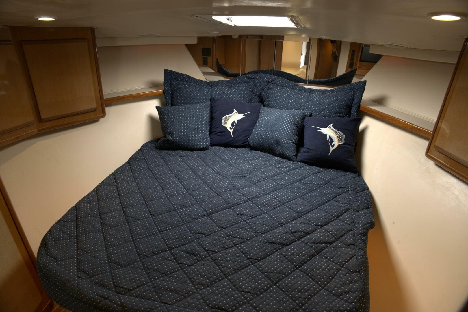 2002 Viking 43 Open — photo 13